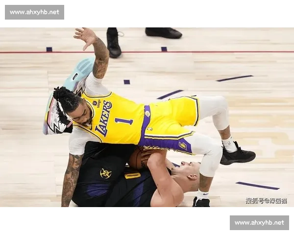 詹眉领衔湖人正面对决青年军雷霆西部关键卡位战悬念拉满