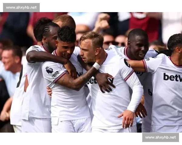 纽卡斯尔主场迎战热刺 英超强强对话走势前瞻解析关键看点与胜负悬念